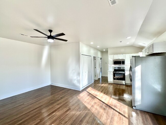 Foto del edificio - 1940 W Cadmus Rd