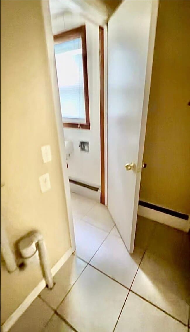 Building Photo - 25 Saint Marys St