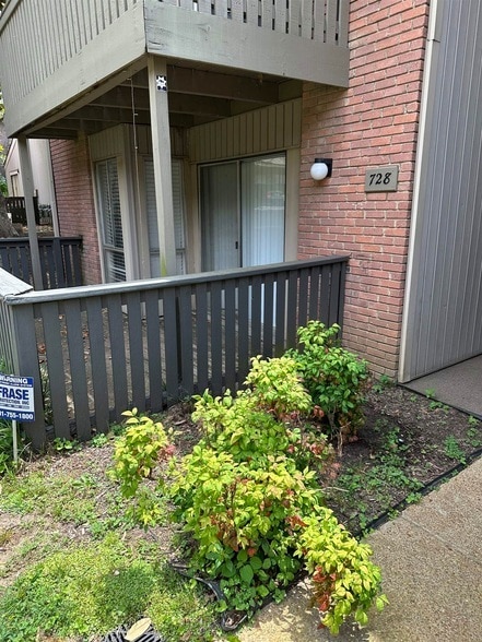 Photo - 728 Hedgegrove Dr Apartment