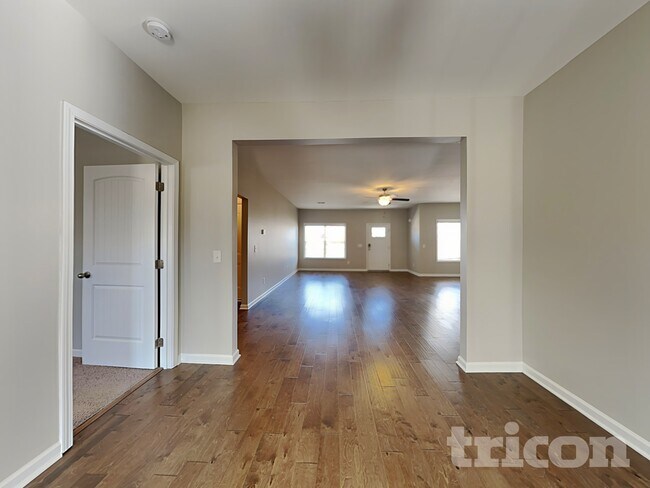 Foto del edificio - 925 Beverly Ct