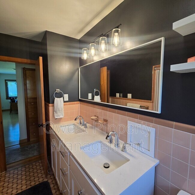 Foto del edificio - 4663 Marigold St SE