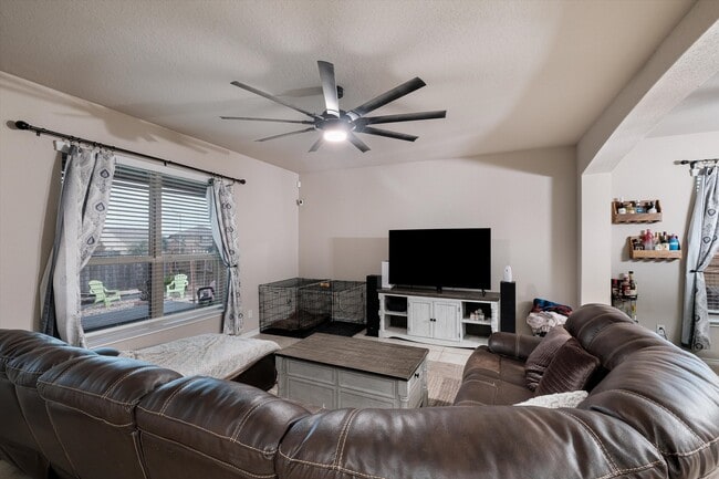 Foto del edificio - 5802 Acacia Farm