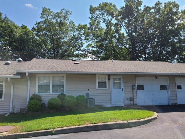 Building Photo - 365 Woodbridge Dr