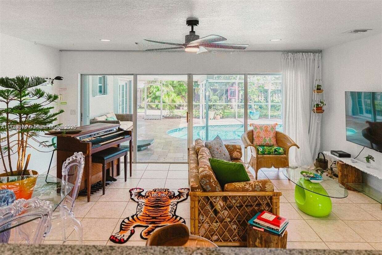 Foto principal - 809 SE 14th Dr