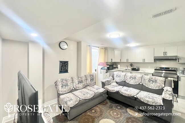 Building Photo - Newly Renovated 2+Den Apartment in Kitchener