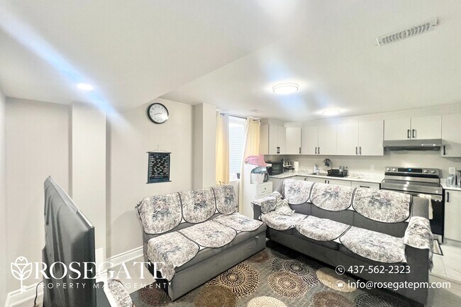 Photo du bâtiment - Newly Renovated 2+Den Apartment in Kitchener