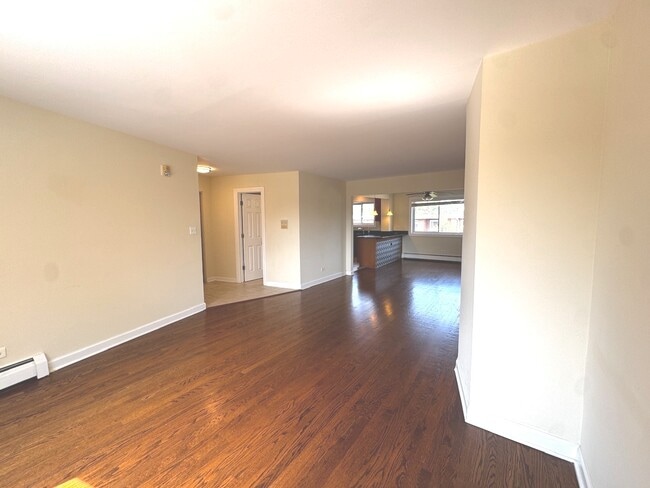 Building Photo - 4842 Conrad St