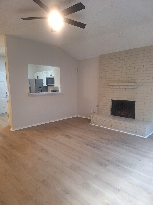 Foto del edificio - 9623 Yearling Cir