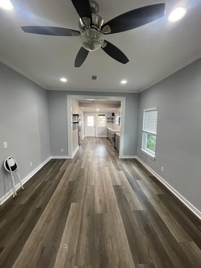 Building Photo - 1106 W Gregory St