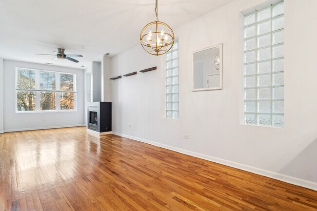 Foto del edificio - 2249 W Monroe St