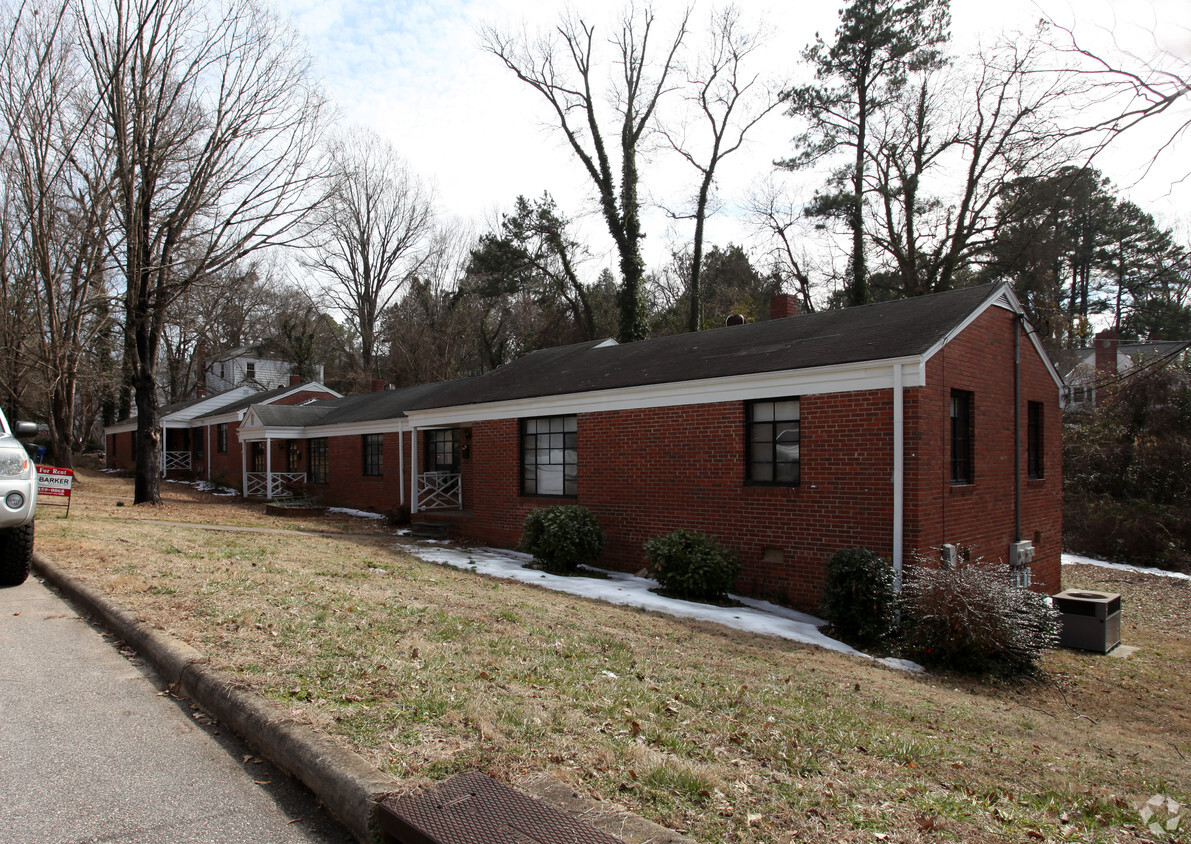 Building Photo - 2701 Gordon St