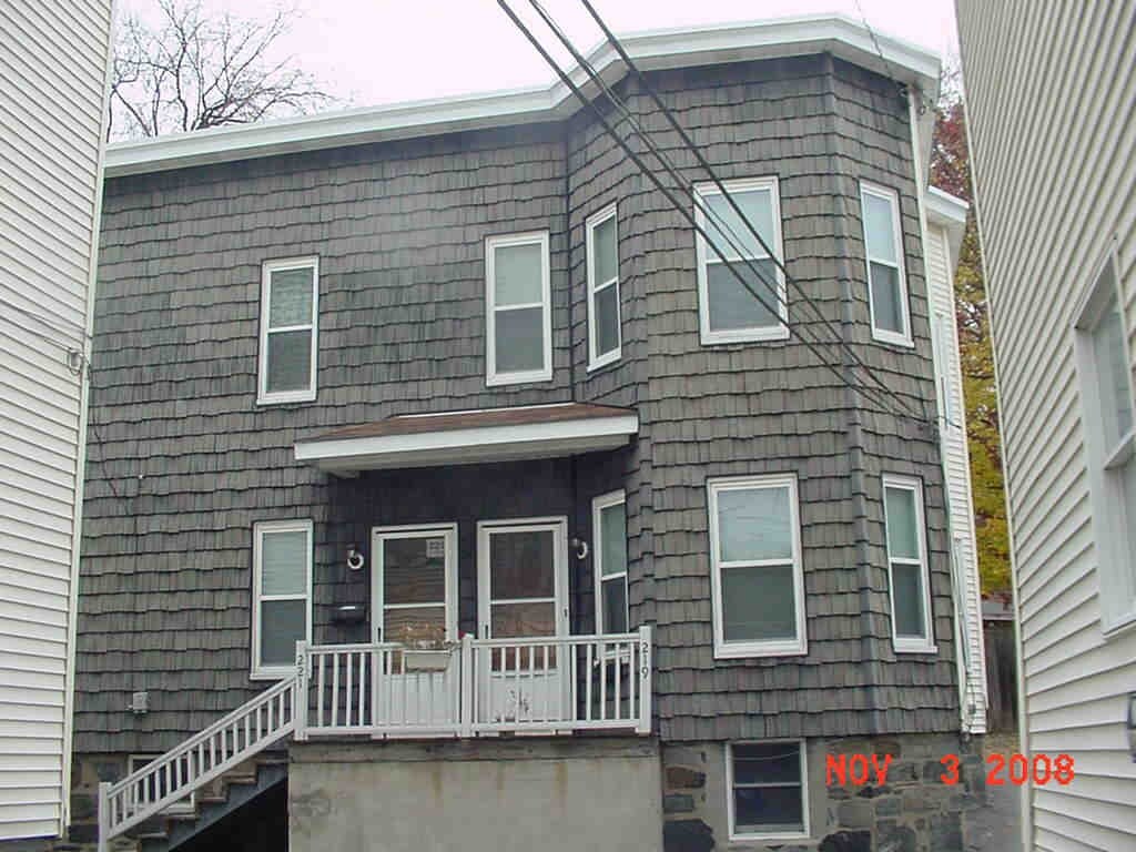221 en la calle Holland - 217-223 Holland St