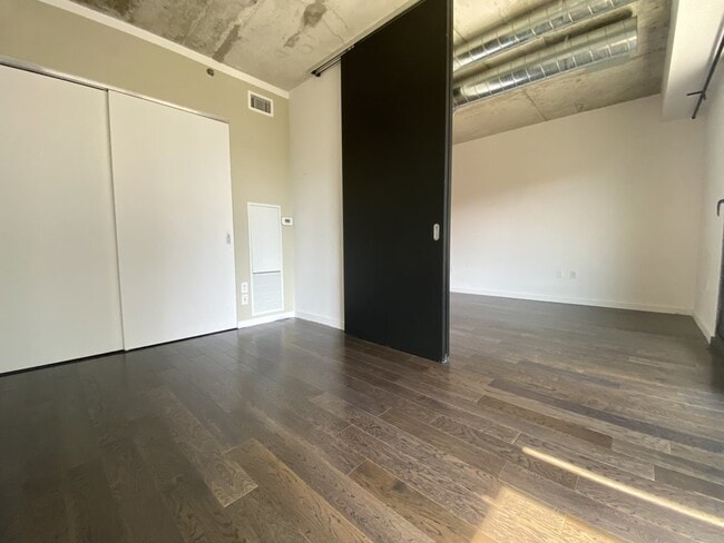 Building Photo - 51 Trolley Cres
