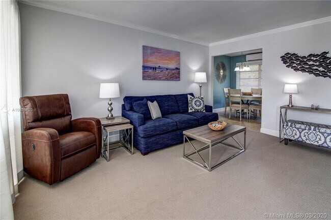 Building Photo - 5101  Hollywood Blvd  60 Hollywood Fl 33021