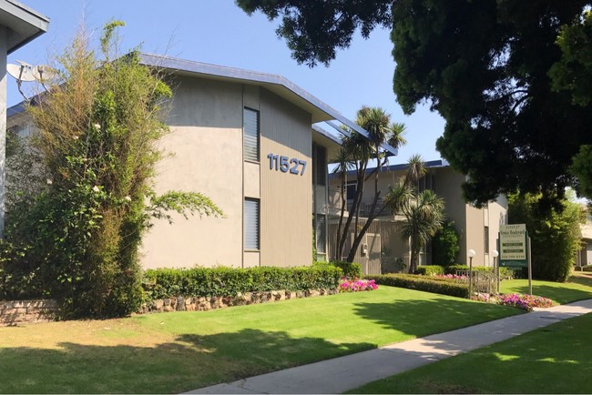 Building Photo - 11527 Venice Blvd