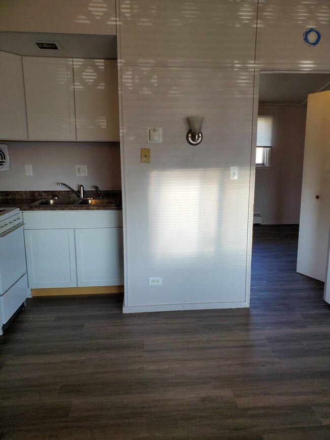 Building Photo - 2088 W Galena Ave