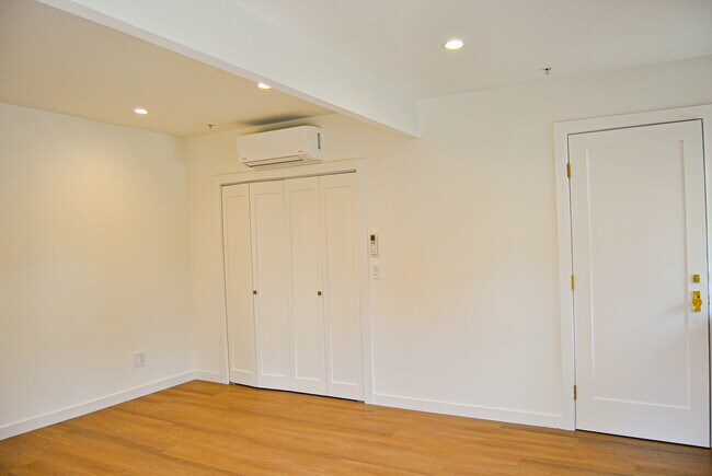 Building Photo - 159 N Willaman Dr