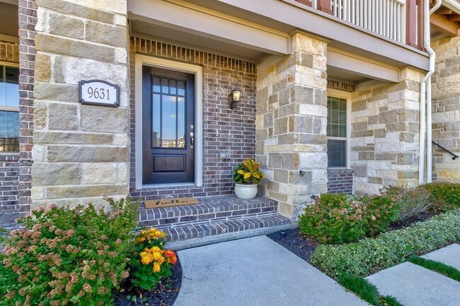 Building Photo - 9631 Towne Lake Pkwy