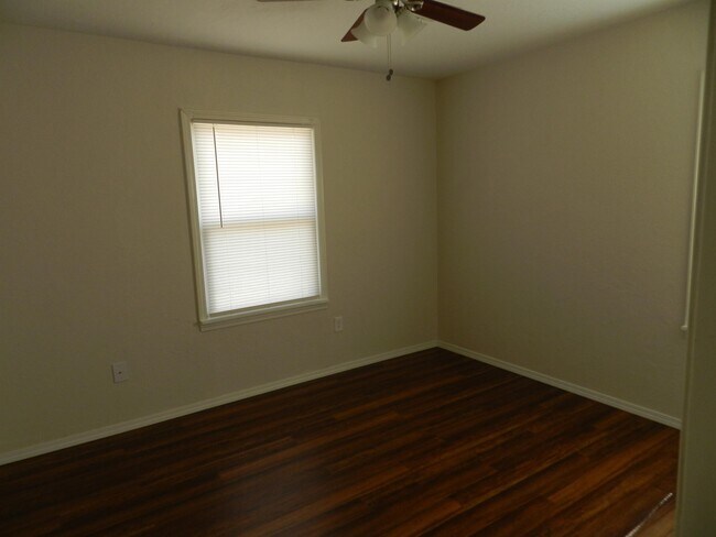 Foto del edificio - 2704 NW 26th St