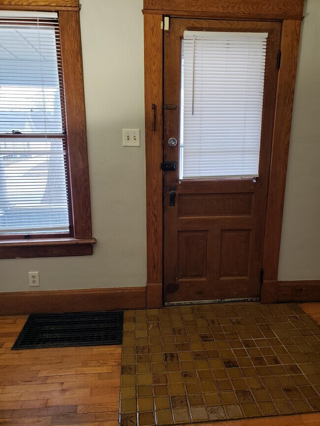 Foto del edificio - 633 Lincolnway E