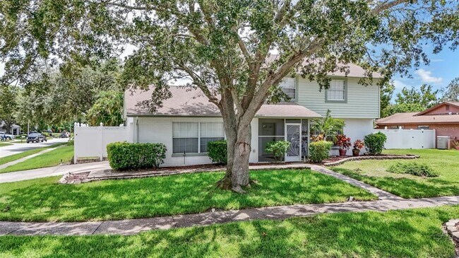 Foto del edificio - 2430 Falcon Ln