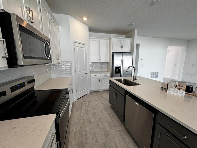 Building Photo - 1121 Sable Gln Dr
