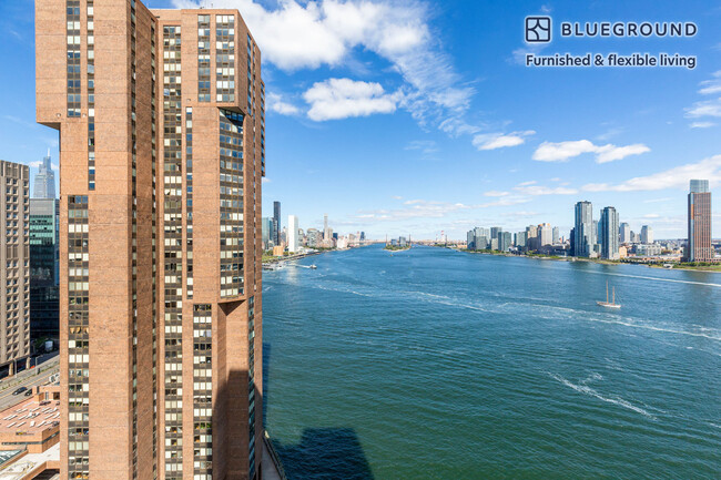 Building Photo - 20 Waterside Plaza