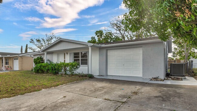 Building Photo - Renovated 3/2 Port Richey Home