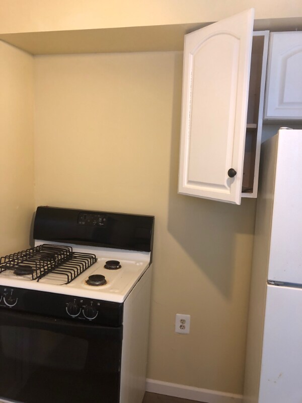 Building Photo - 28721 Avondale St