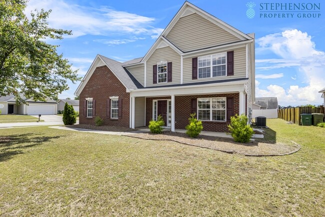 Foto del edificio - Freshly Remodeled 5 Bedroom with Primary B...