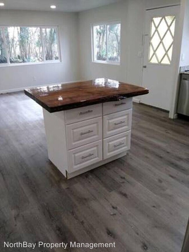 Foto del edificio - 2 br, 2 bath House - 3205 Woolsey Rd