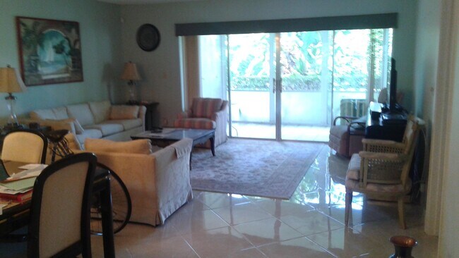 Foto del edificio - 5103 Petal Pl