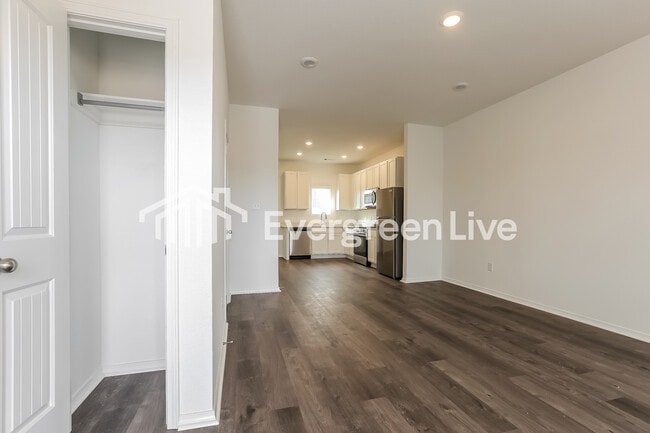 Building Photo - 1255 Tsar Rd