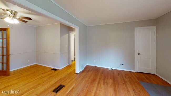 Foto del edificio - 4 br, 1 bath House - 2502 NE 53 St