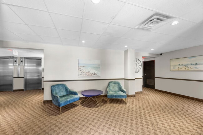 Building Photo - Regal Tower Apartments - Chatham