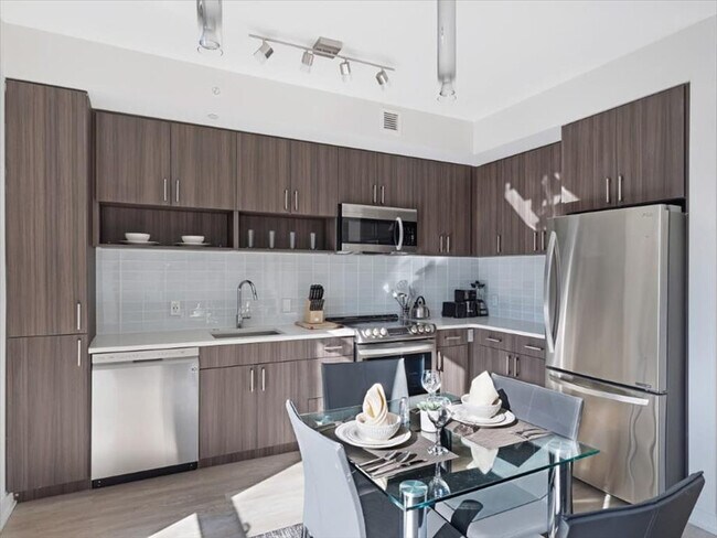 Building Photo - 400 Army Navy Dr