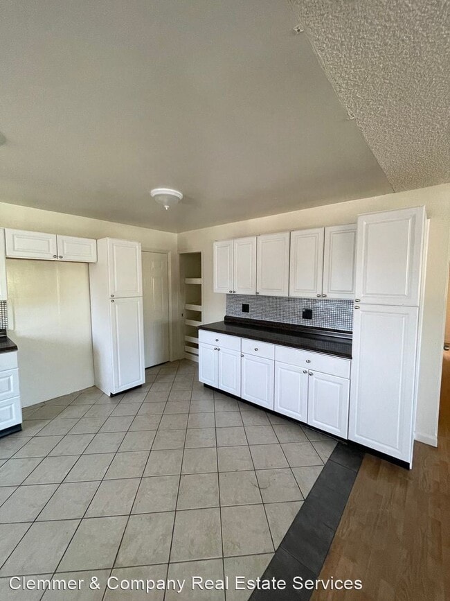 Building Photo - 3 br, 2 bath House - 1011 Oleander Avenue