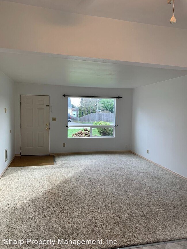 Building Photo - 2 br, 1 bath House - 1127 32nd Ave