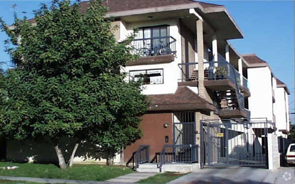 Building Photo - 408 Porter St