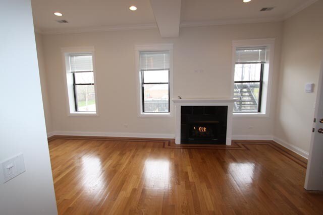 Living Room - 4030 S Cottage Grove Ave