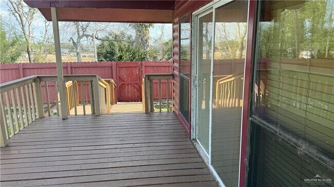 Foto del edificio - 8504 Lago Vista Dr