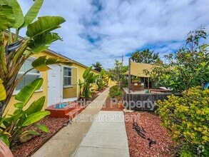 Building Photo - 848 1/2 Emerald St