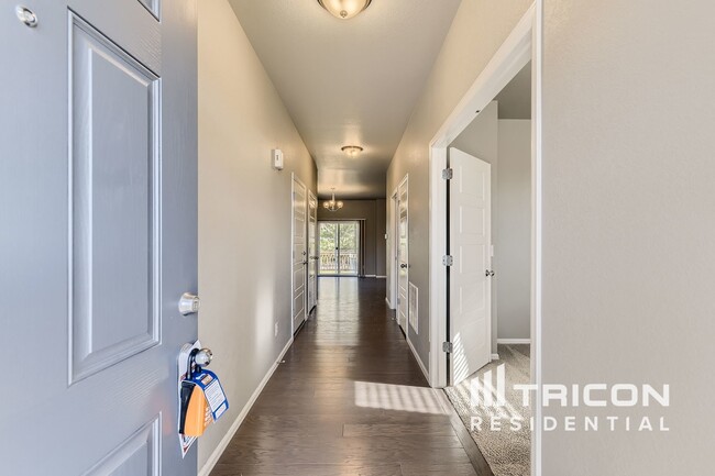 Building Photo - 20732 Scenic Park Dr