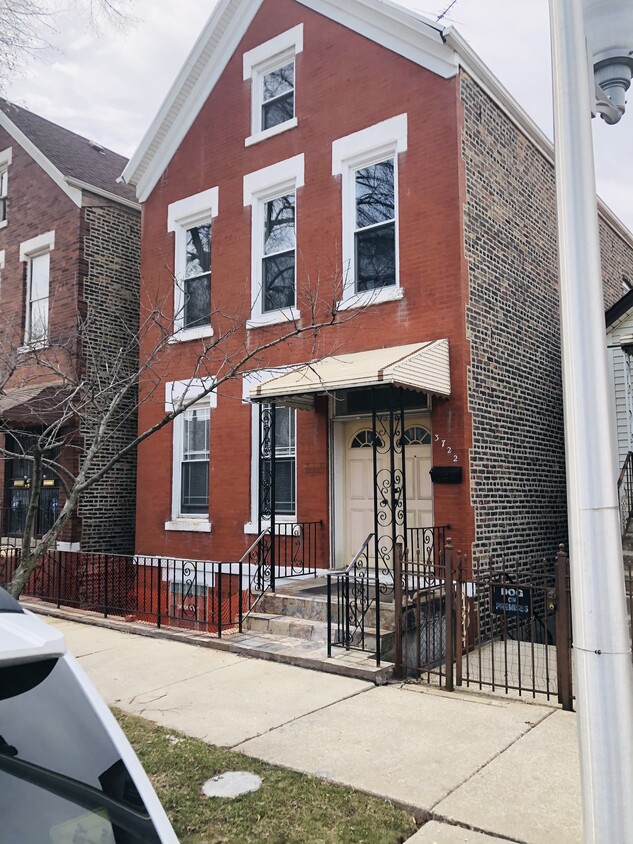 Building Photo - 3722 S Hermitage Ave