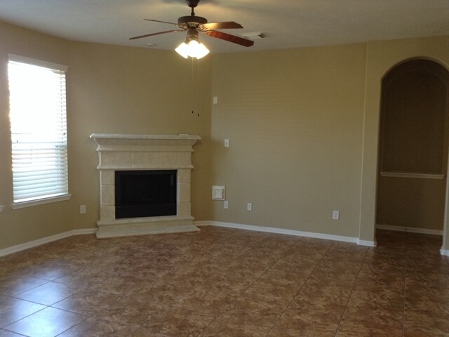 Foto del edificio - 5718 Emerald Brook Ln