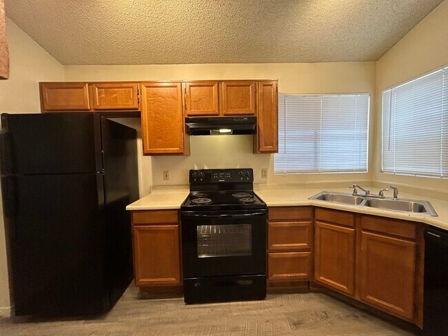 Foto del edificio - 2743 S 156th Ave