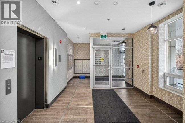 Photo du bâtiment - 479 Charlton Ave E