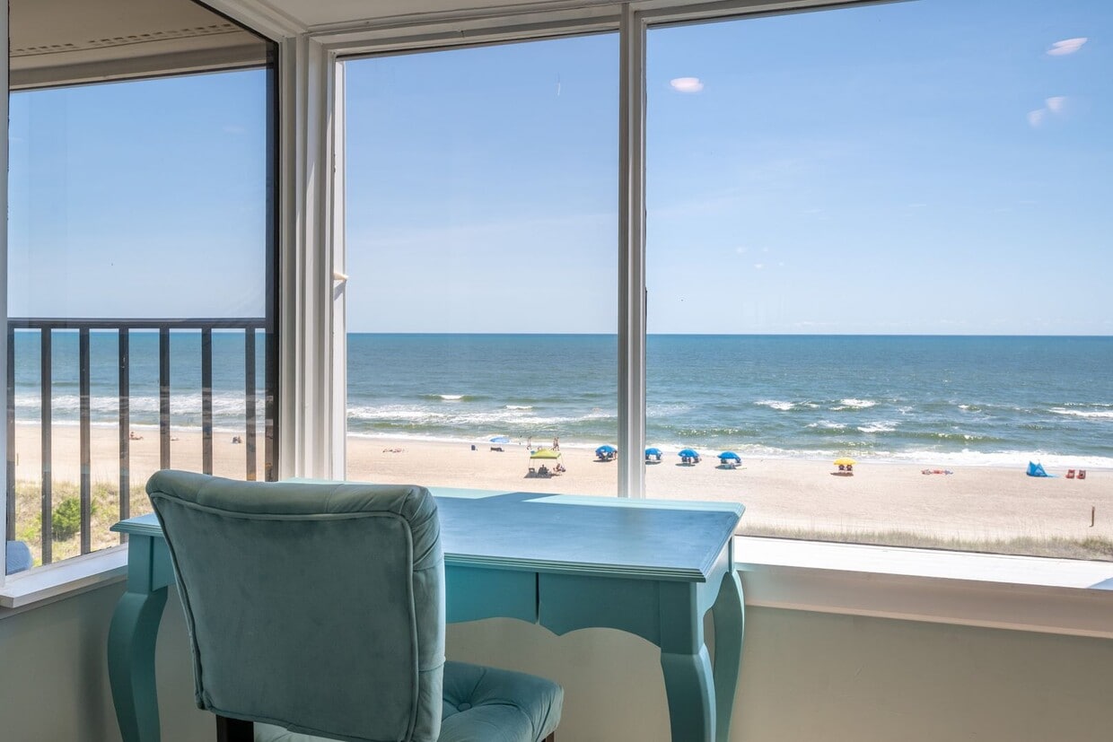 Primary Photo - PLAN AND SECURE YOUR WINTER GETAWAY NOW, W...