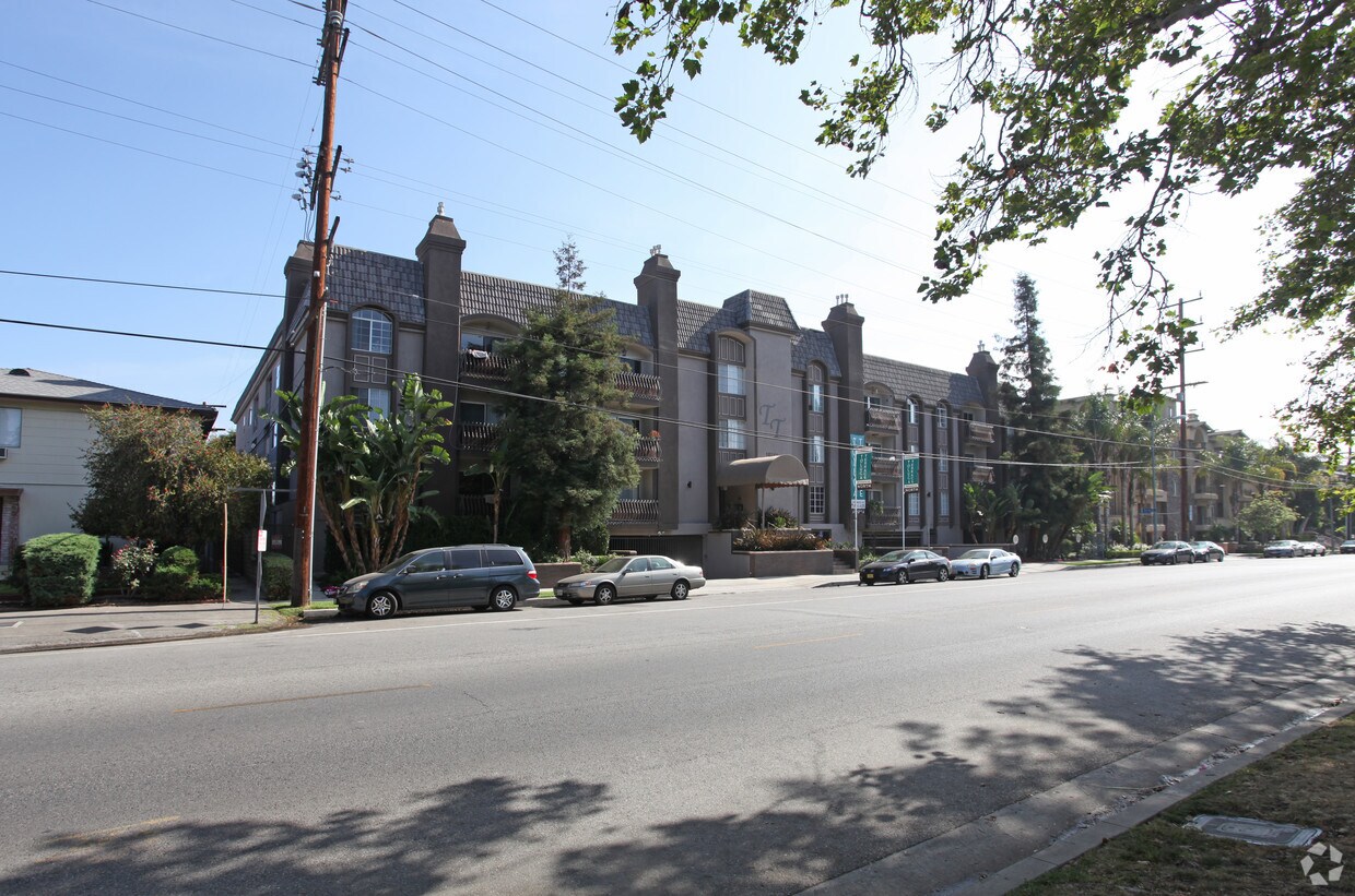 Jaffa Terrace Apartments Toluca Lake, CA