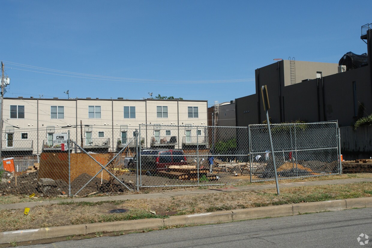 Foto del edificio - 4321 Travis St